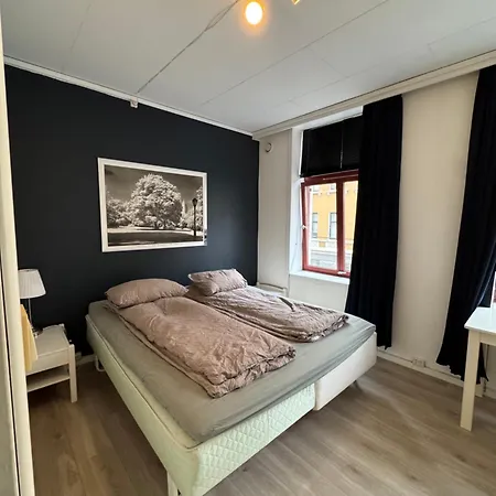 Super Centrally Located In The Center Of * Bergen