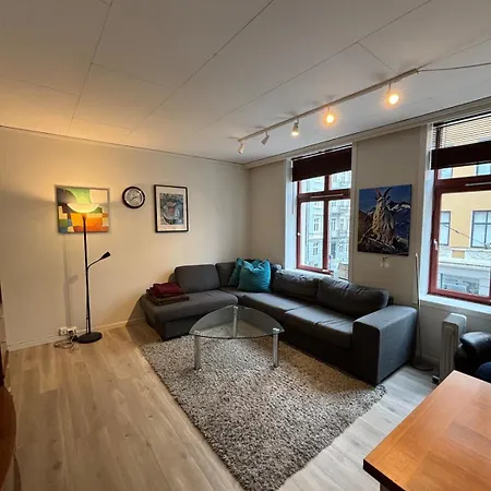 Super Centrally Located In The Center Of Lejlighed *