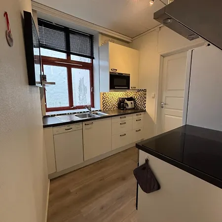 Super Centrally Located In The Center Of
