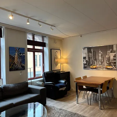 Super Centrally Located In The Center Of